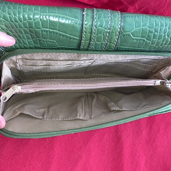 NWT First Issue purse - Picture 5 of 10